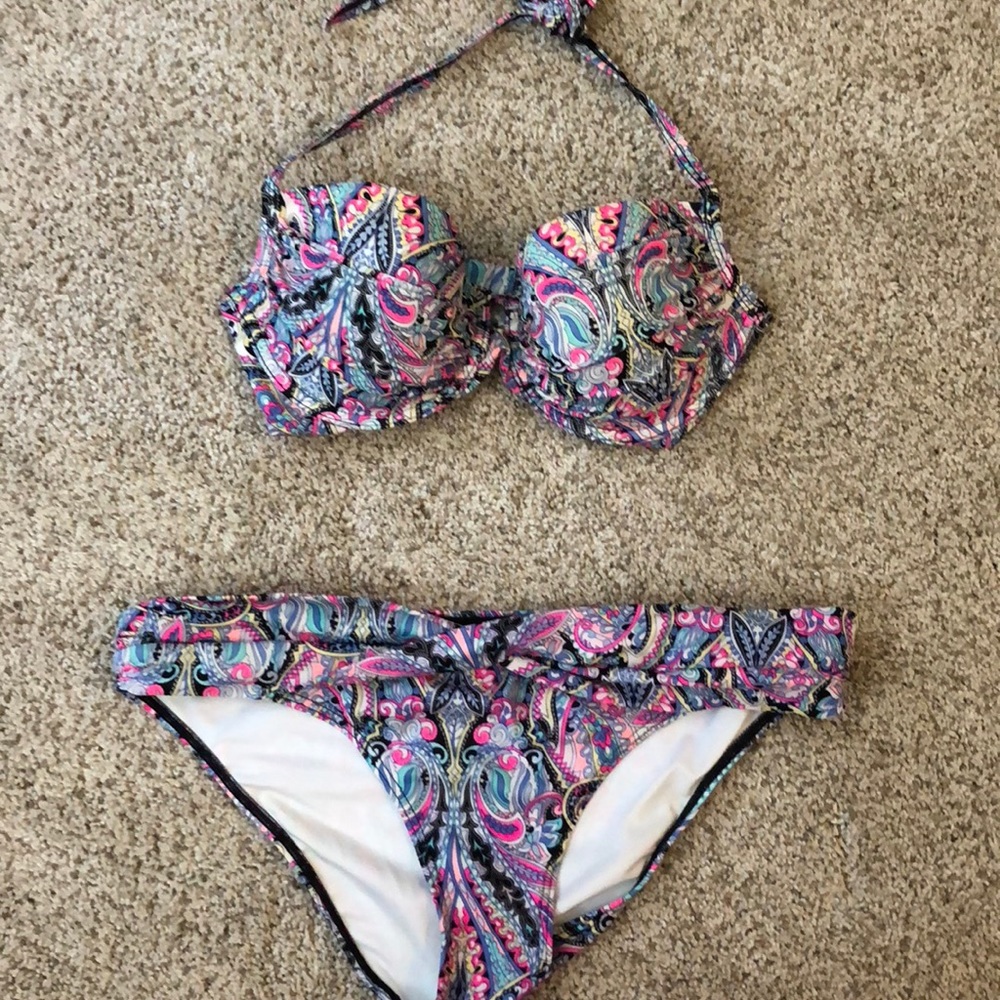 Victoria’s Secret bikini, size 34c/top, M/bottom